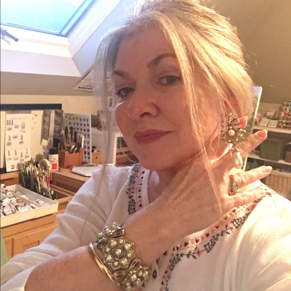 Antique gold tone bangle and earrings